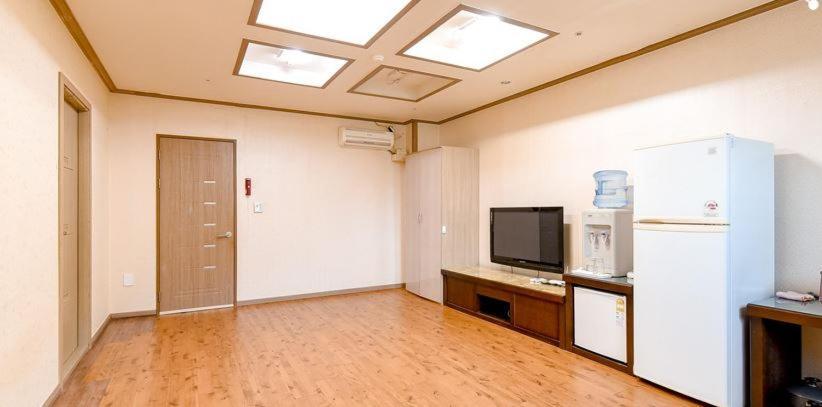 Hongcheon Resortel מראה חיצוני תמונה