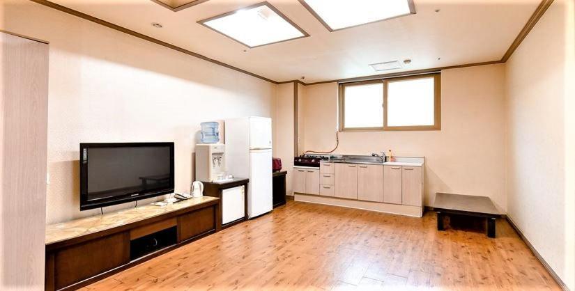 Hongcheon Resortel מראה חיצוני תמונה